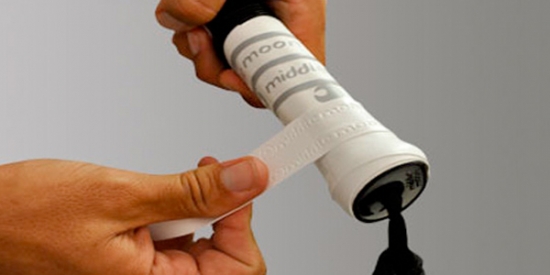 ¿Cómo se coloca un overgrip?